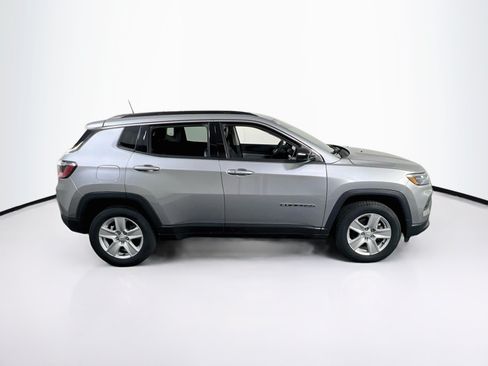 Used 2022 Jeep Compass Latitude AWD/4WD image 4