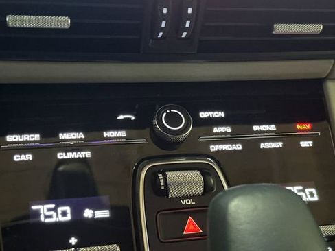 Used 2020 Porsche Cayenne S image 26