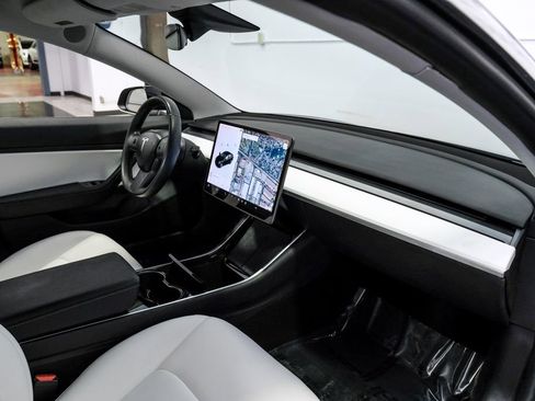 Used 2018 Tesla Model 3 Performance image 20