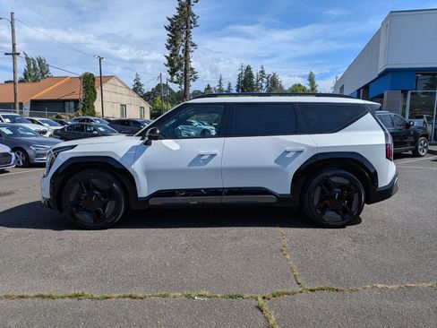 Used 2024 Kia EV9 GT-Line AWD/4WD image 2