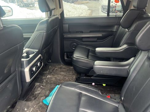 Used 2023 Ford Expedition XLT image 15
