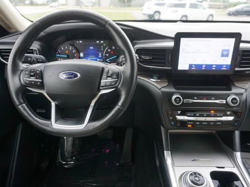 Used 2020 Ford Explorer Limited AWD/4WD image 9