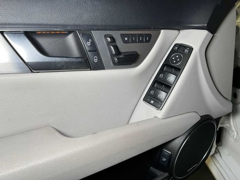 Used 2014 Mercedes-Benz C 300 4MATIC Sedan image 21