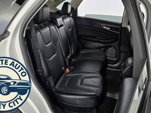 Used 2015 Ford Edge Titanium image 43