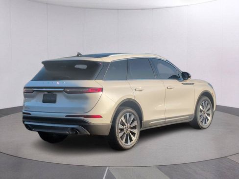 Used 2022 Lincoln Corsair Reserve w/ Elements Package FWD image 7