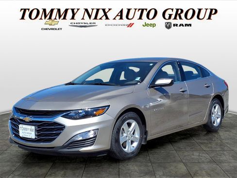 Used 2025 Chevrolet Malibu LS image 1