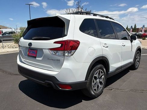 Used 2023 Subaru Forester Premium AWD/4WD image 3