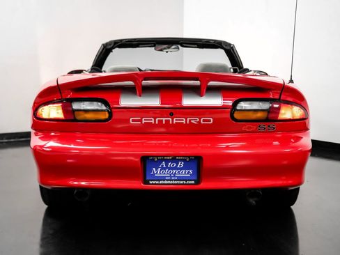 Used 2002 Chevrolet Camaro Z28 w/ SS Performance/Appearance Pkg RWD image 8