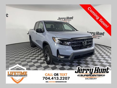 Used 2025 Honda Ridgeline Sport image 1