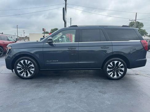 Used 2025 Ford Expedition Platinum w/ Driver's Package AWD/4WD image 2