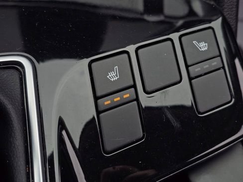 Certified 2023 Kia Sportage EX image 18