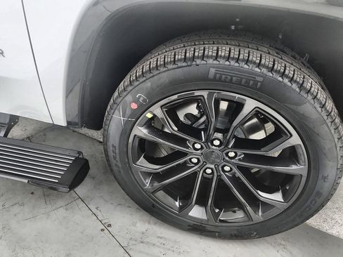 New 2026 Jeep Grand Wagoneer L Summit image 25