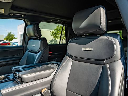 Used 2025 Ford Expedition Max Platinum w/ Stealth Appearance Package AWD/4WD image 41