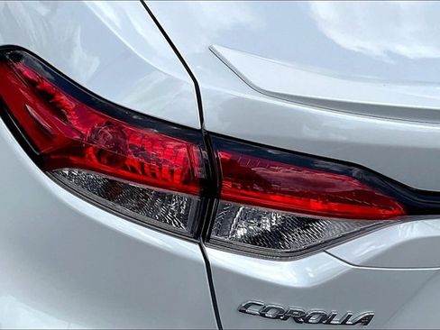 Used 2025 Toyota Corolla SE image 29