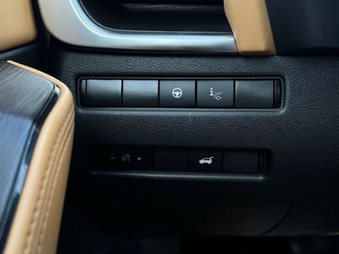 Used 2023 Nissan Rogue Platinum w/ Platinum Premium Package image 30