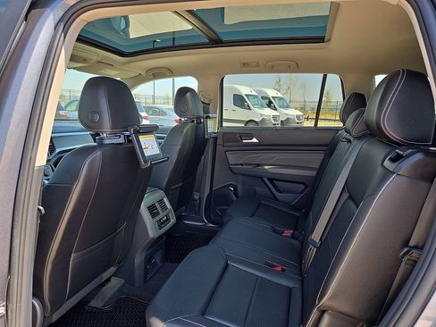 Used 2023 Volkswagen Atlas SE AWD/4WD image 13