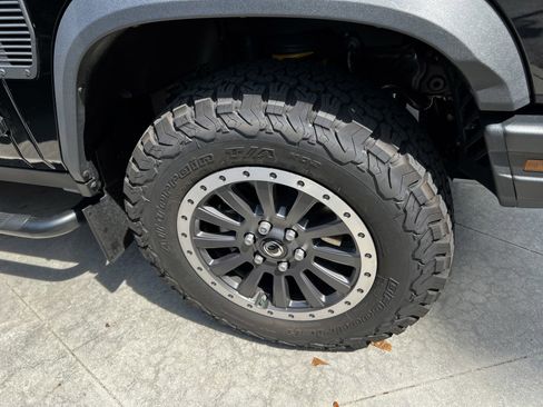 Used 2025 INEOS Grenadier Fieldmaster Edition image 9