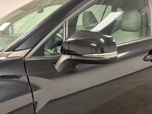 Used 2022 Toyota Corolla Cross LE image 12