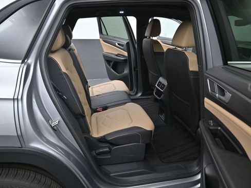 New 2026 Volkswagen Atlas Cross Sport SE AWD/4WD image 13