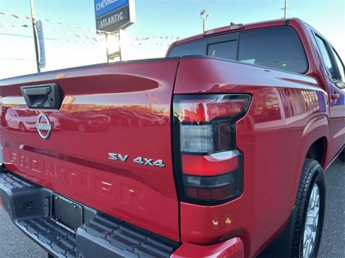 Used 2022 Nissan Frontier SV image 8