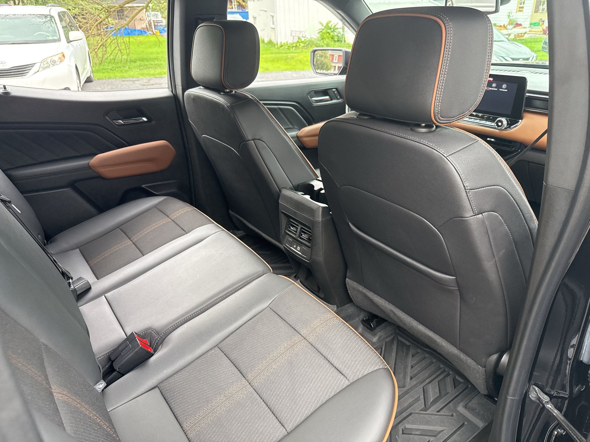 Used 2023 GMC Canyon AT4 w/ Canyon Safety Plus Package AWD/4WD image 16