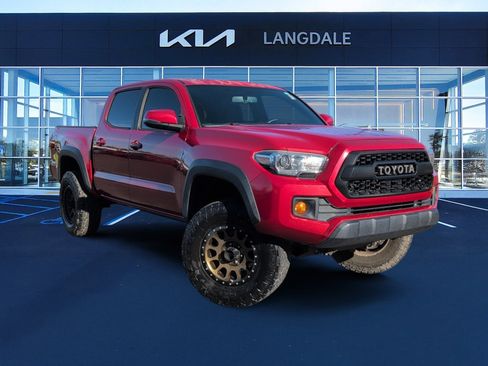 Used 2016 Toyota Tacoma SR image 1