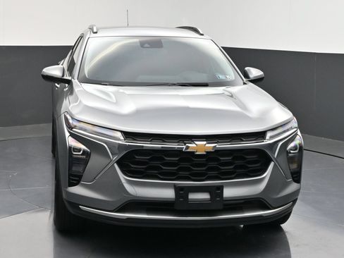 Certified 2024 Chevrolet Trax LT w/ Driver Confidence Package FWD image 2