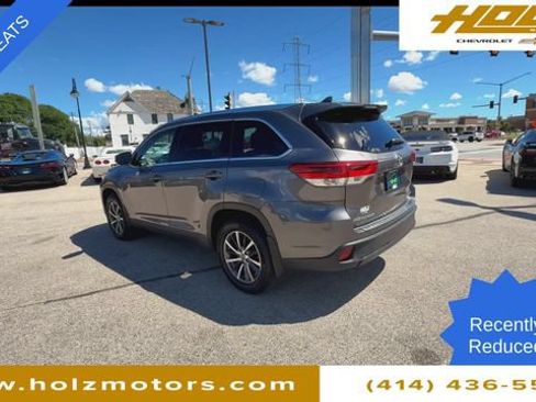 Used 2017 Toyota Highlander XLE AWD/4WD image 6
