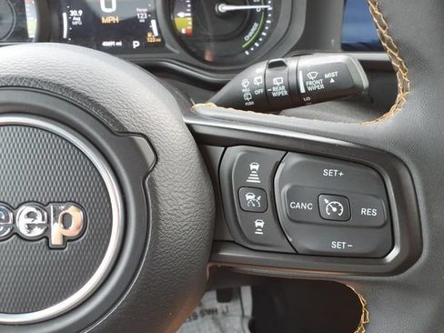 Used 2024 Jeep Wrangler Unlimited AWD/4WD image 28