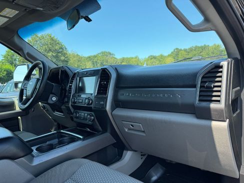 Used 2019 Ford F250 4x4 Crew Cab Super Duty image 18