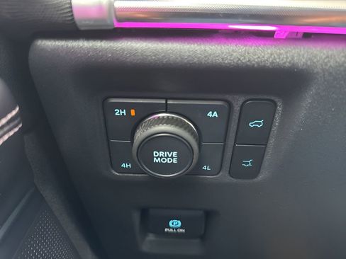 Used 2025 Ford Expedition Platinum w/ Stealth Appearance Package image 25