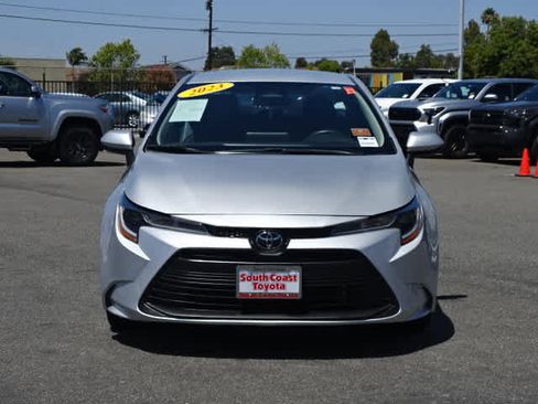 Used 2023 Toyota Corolla LE FWD image 3