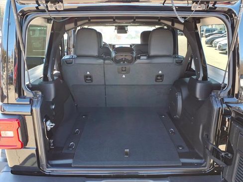 New 2026 Jeep Wrangler Unlimited Rubicon image 13