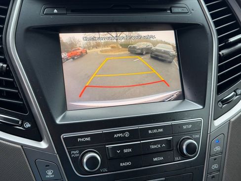 Used 2017 Hyundai Santa Fe SE image 13