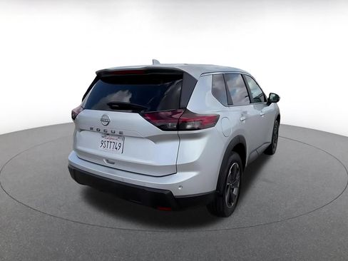 Used 2025 Nissan Rogue SV FWD image 12