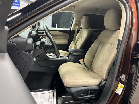 Used 2020 Ford Explorer XLT w/ Comfort Package AWD/4WD image 13
