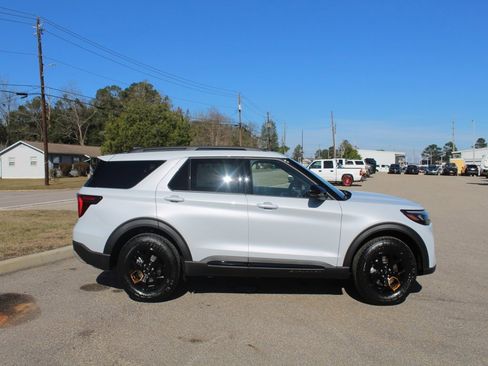 New 2026 Ford Explorer Tremor w/ Tremor Ultimate Package image 9
