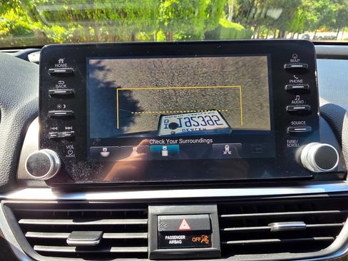 Used 2018 Honda Accord Touring image 28