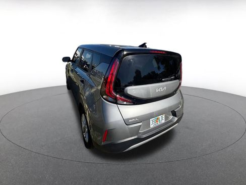 Used 2025 Kia Soul LX w/ LX Technology Package image 4