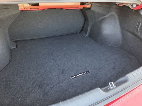 Used 2025 Hyundai Elantra Sport image 13