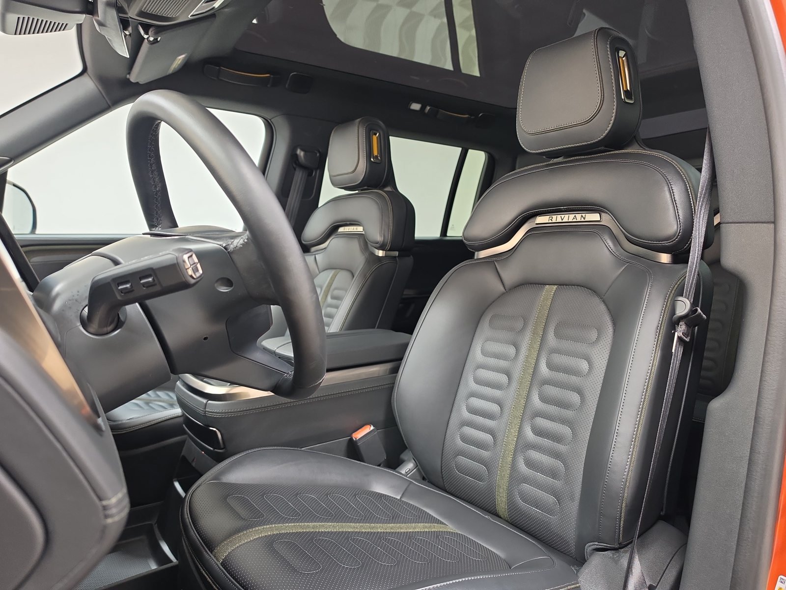 Used 2025 Rivian R1S Adventure Dual AWD/4WD image 20