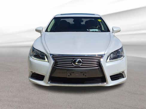 Used 2016 Lexus LS 460 AWD w/ Comfort Package image 3