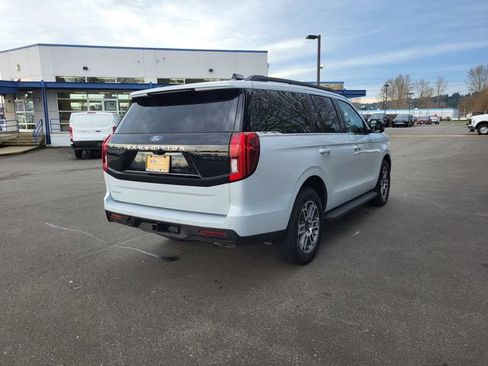 Certified 2025 Ford Expedition Active AWD/4WD image 9
