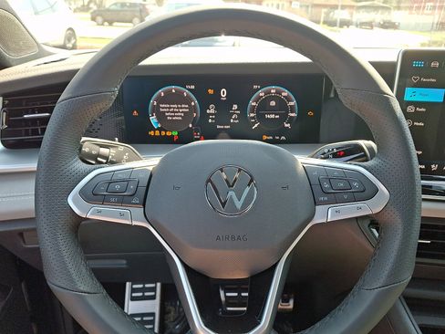 New 2026 Volkswagen Tiguan SE R-Line AWD/4WD image 14