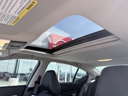 Certified 2024 Nissan Altima 2.5 SR w/ SR Premium Package image 20