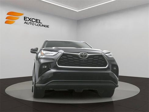 Used 2022 Toyota Highlander Limited image 41