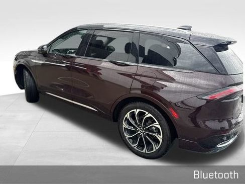 Used 2024 Lincoln Nautilus Reserve w/ Equipment Group 202A AWD/4WD image 3
