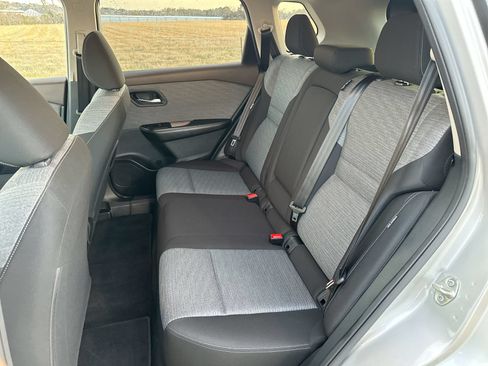Used 2023 Nissan Rogue SV AWD/4WD image 21