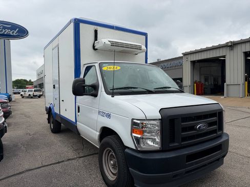 Used 2024 Ford E-350 and Econoline 350 Super Duty w/ Power Windows & Locks Group RWD image 2