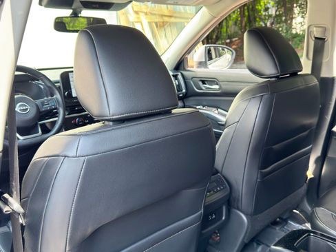 Used 2022 Nissan Pathfinder SL w/ SL Premium Package FWD image 33
